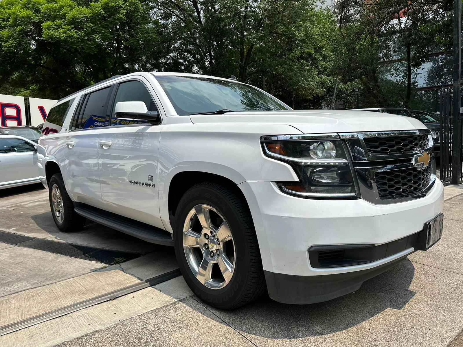 Chevrolet Suburban LT 2015